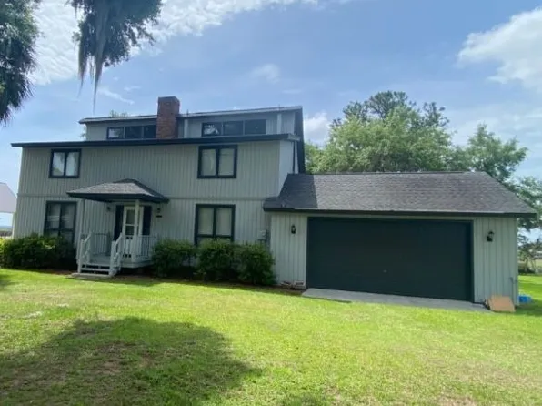111 Bluff Dr, Richmond Hill, GA 31324