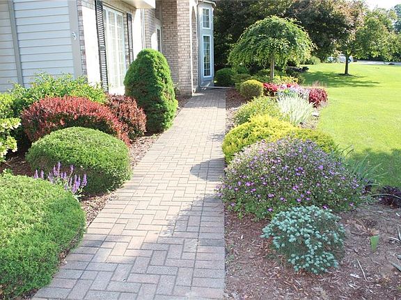 3rd image of 21 Park Square Ln