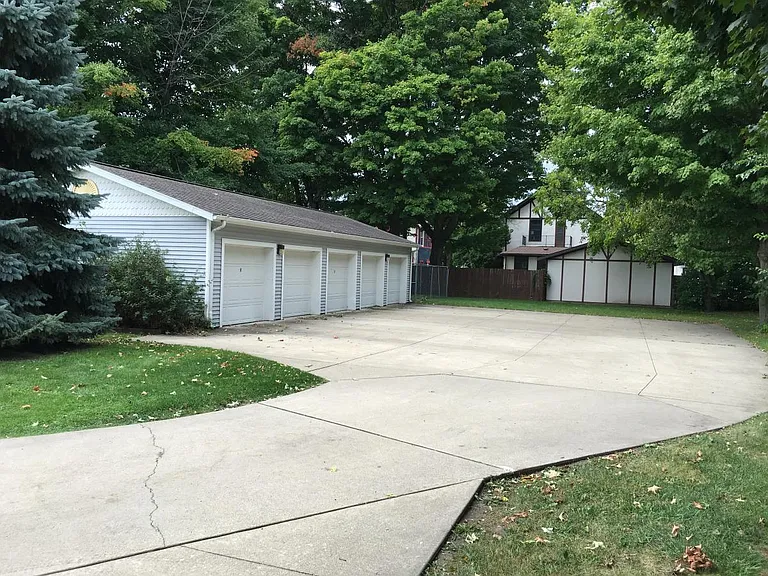 Garage parking