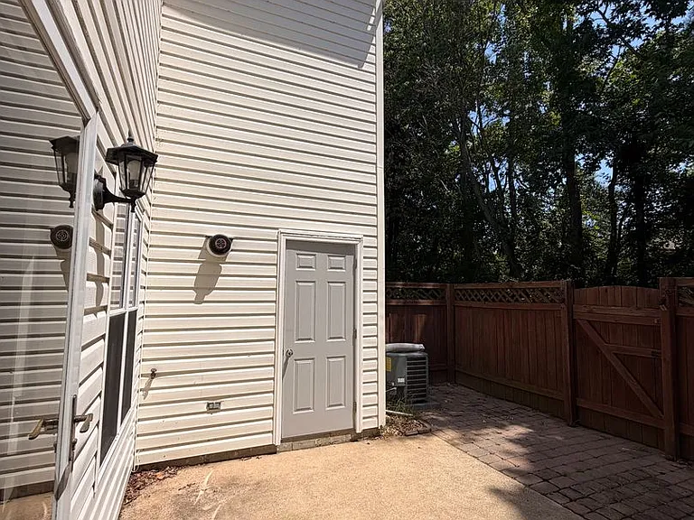 301 Wrought Iron Bnd — Photo 28