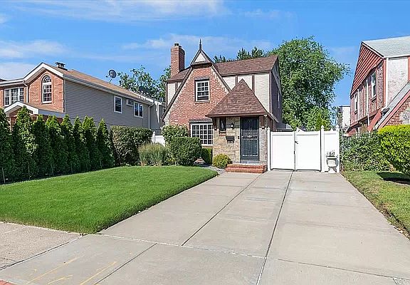 3rd image of 11590 218th St