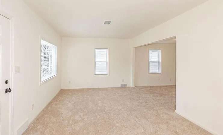 420 W Morehouse Ave — Photo 3