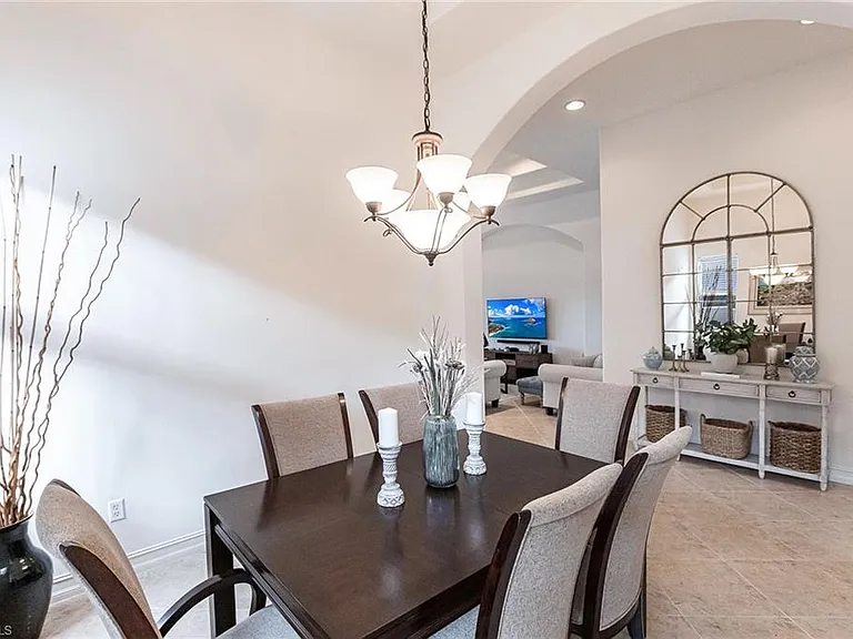 7863 Valencia Ct — Photo 16