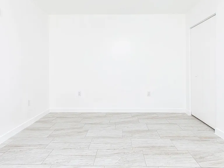 5918 Pierce St — Photo 15