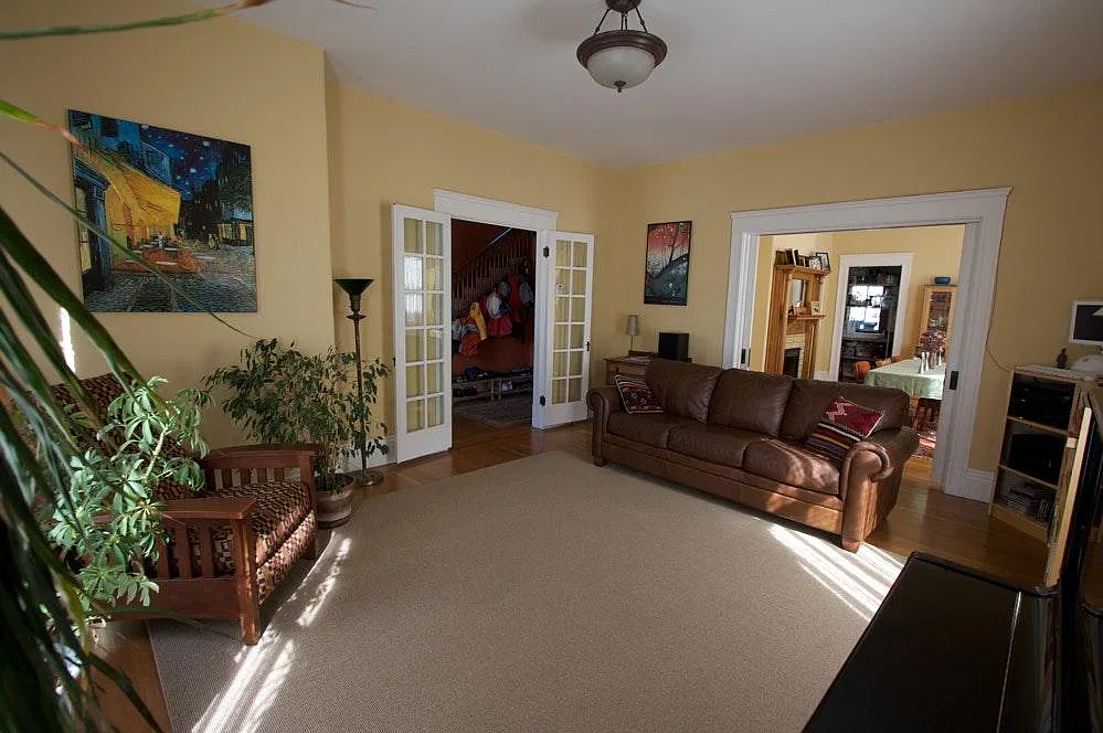 4 bed, 1.5 bath, 1879 sqft, $4,750 — Photo 2