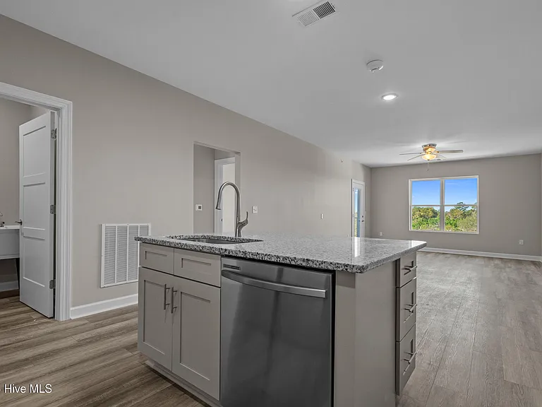 2272 Dolphin Shores Dr SW #402 — Photo 18