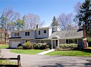8 Cloverly Cir, Norwalk, CT 06855