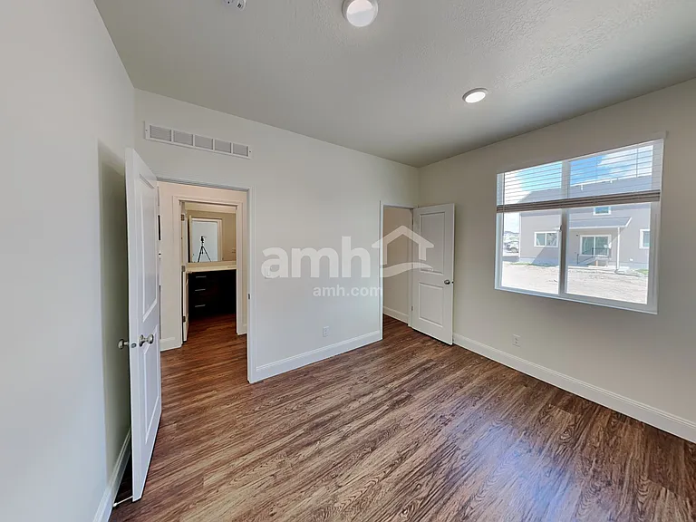 2694 W 3340 S — Photo 13