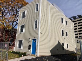 17 Harvey St, New Brunswick, NJ 08901
