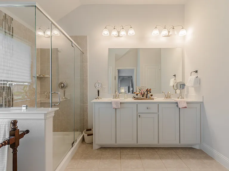 227 Hawthorn Dr — Photo 20