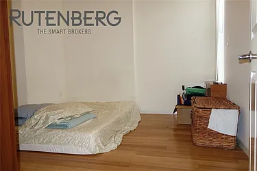 Rented by R New York