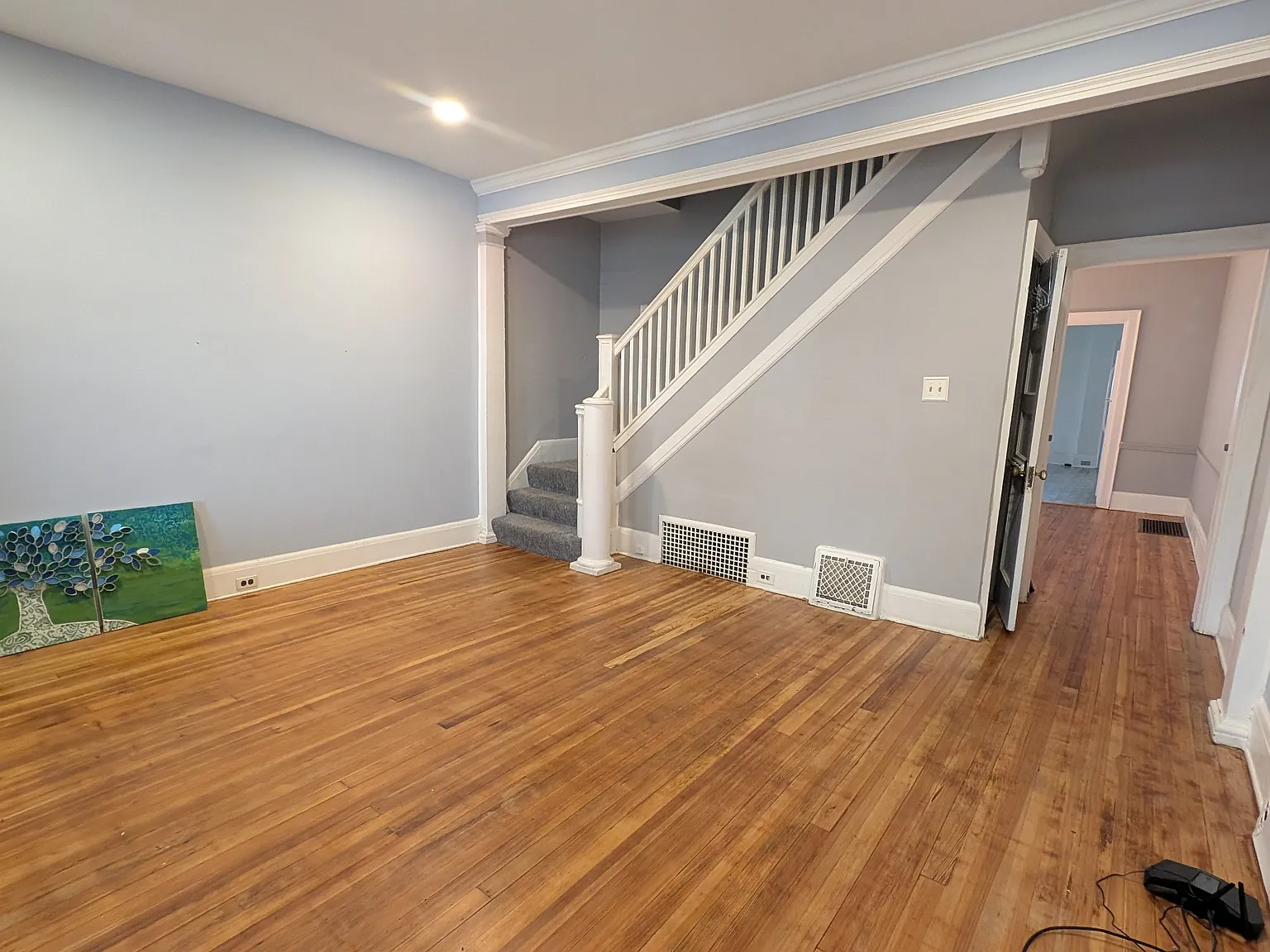3 bed, 1.5 bath, 1464 sqft, $2,000 — Photo 2