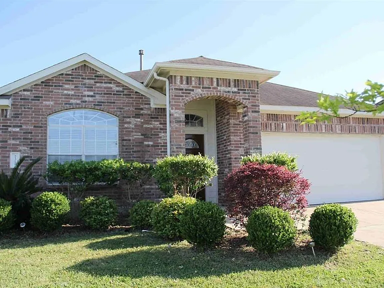 7310 Northfork Dr — Photo 1