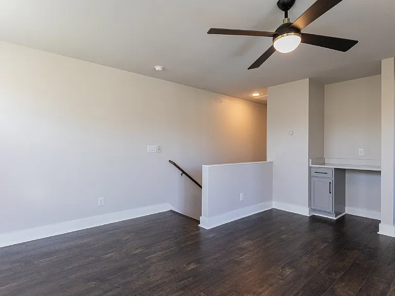 130 Rose Ln #202 — Photo 30