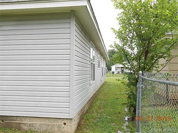 4th image of 117 W Burnham Ave