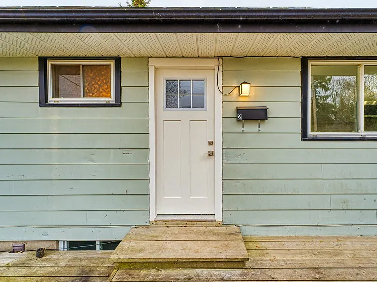 1344 Waverley Cres #2 — Photo 5