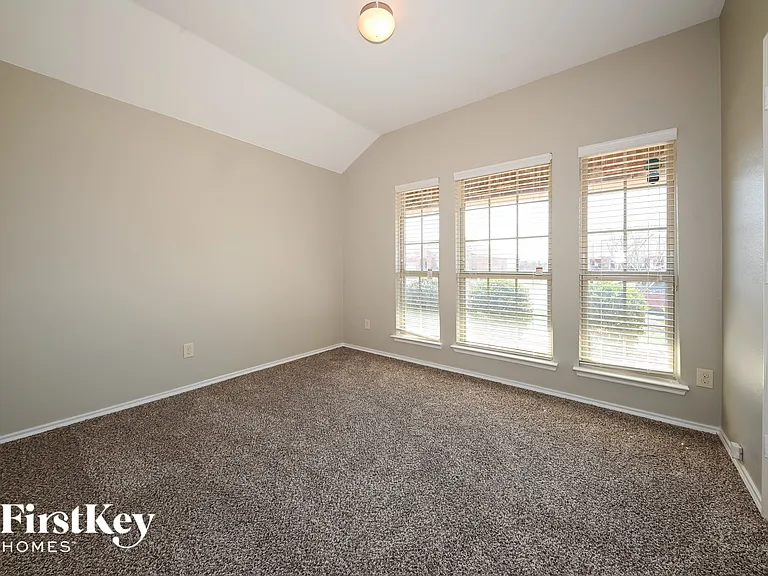 202 Patriot Pkwy — Photo 12