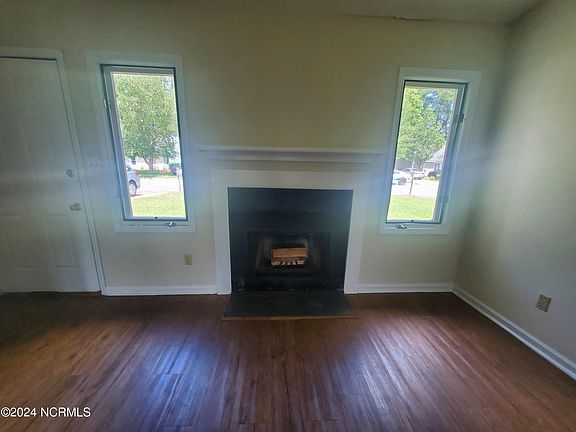 3rd image of 1908 White Hollow Dr