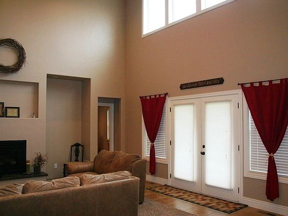 5th image of 3052 Highlawn Dr