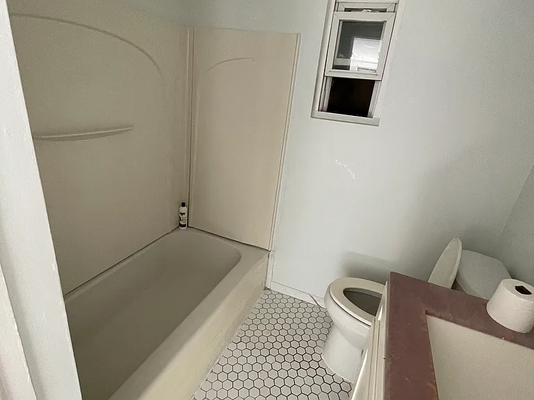 403 Riverside Dr #1 — Photo 3