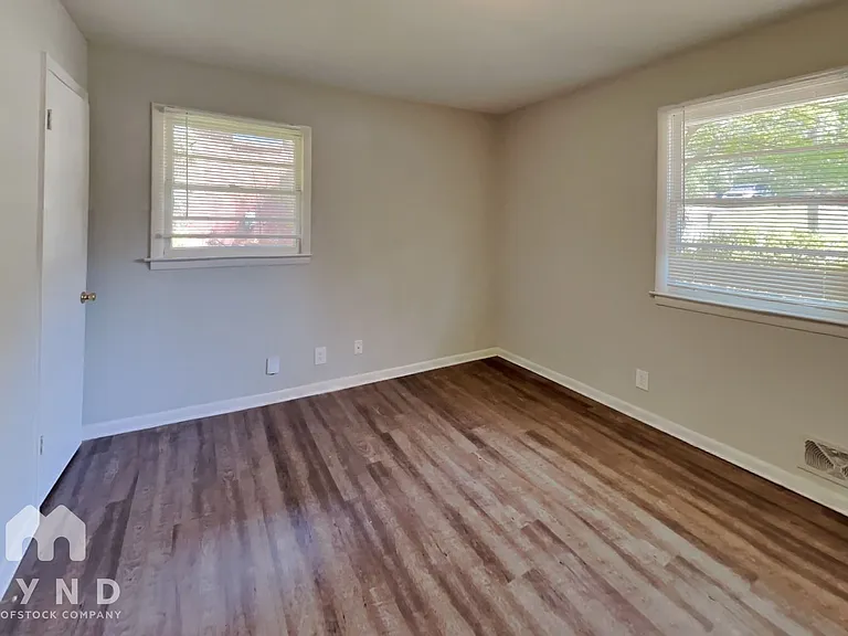 2731 Carriage Ln — Photo 11