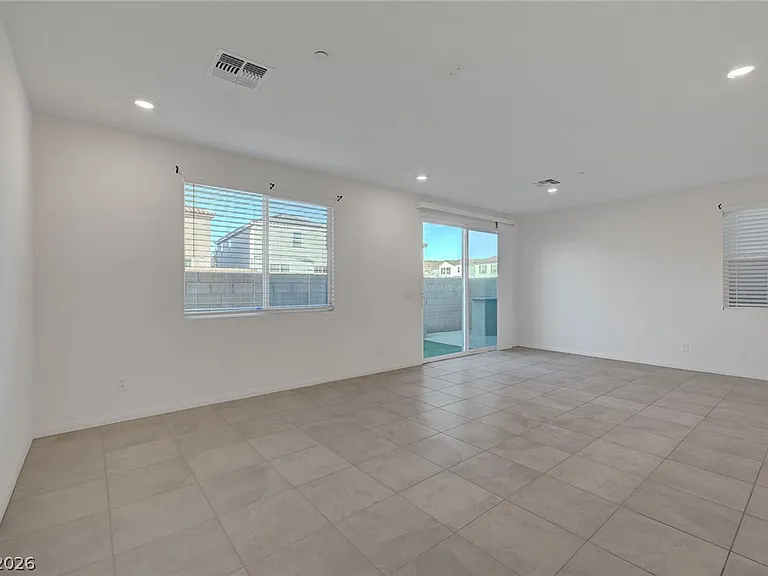 8454 Vacarez Dr — Photo 9