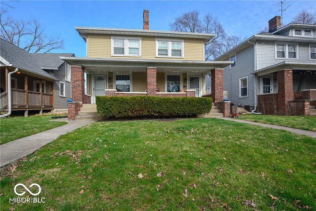 3 bed, 1.5 bath, 1932 sqft, $1,950 — Photo 1
