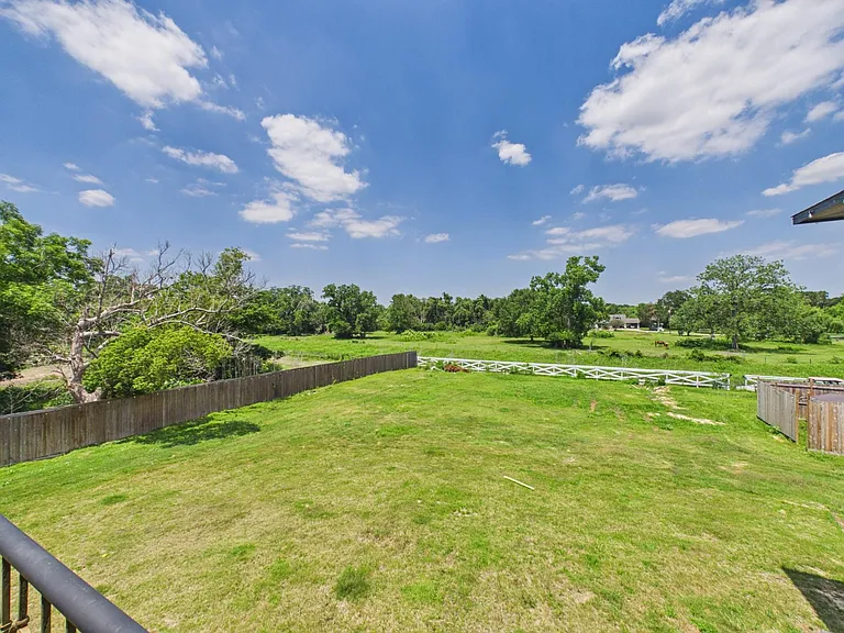1259 County Road 147 — Photo 30