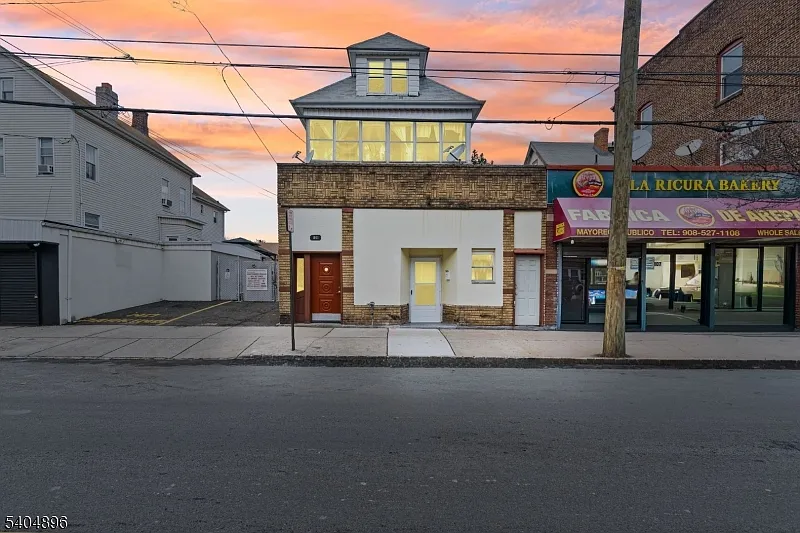 109 Orchard St photo 1