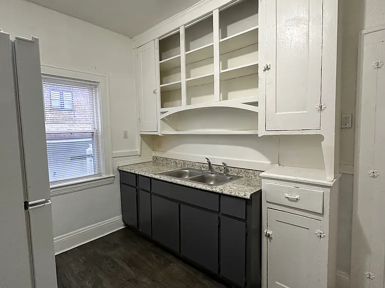 13811 Byron Ave #3 — Photo 6