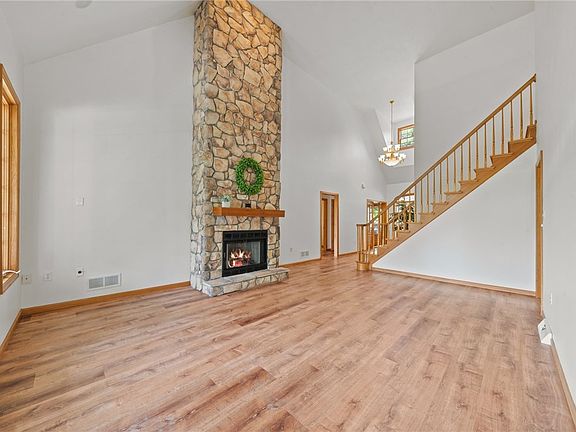 5th image of 1032 Lexington Dr
