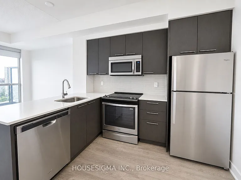 88 Sheppard Ave E #1403 — Photo 2