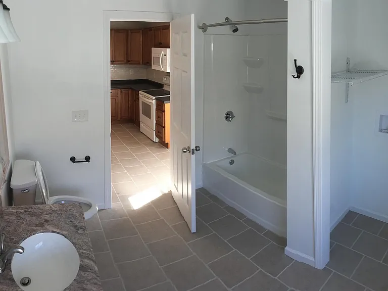 13 Dyer St #C — Photo 4