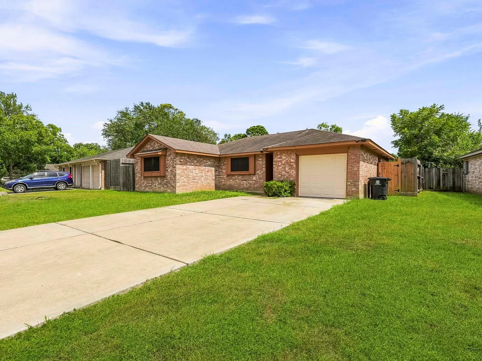3 bed, 2.0 bath, 1156 sqft, $1,650 — Photo 2