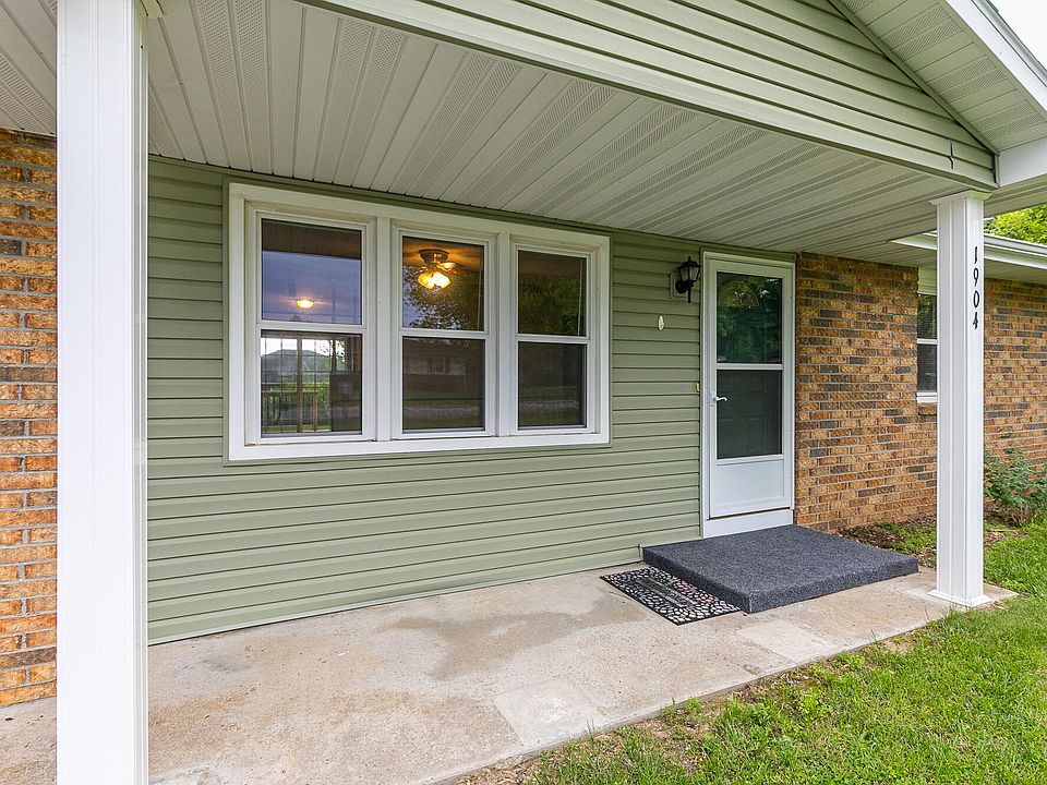 1904 S Village Lane, Bolivar, MO 65613 | Zillow