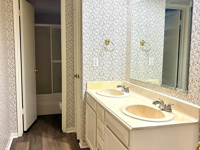 14213 Lost Meadow Ln — Photo 32