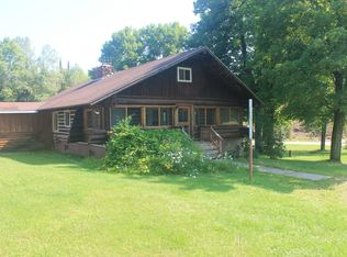 8377 Wozniak Rd, Armstrong Creek, WI 54103