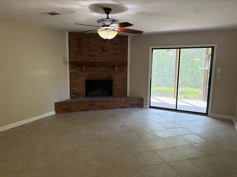 3207 Shamrock St E #18 — Photo 5