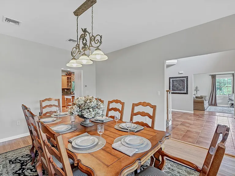 24 Charnwood Dr — Photo 13