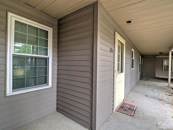 2nd image of 123 Concordia Cir #E
