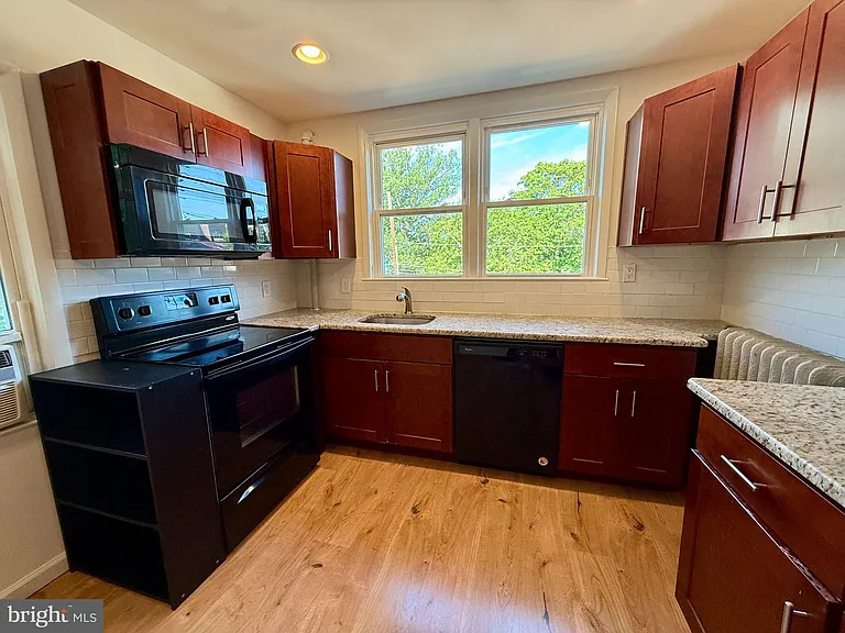 604 S Atlantic Ave — Photo 4