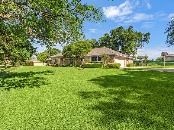 4th image of 110 Cedar Dr