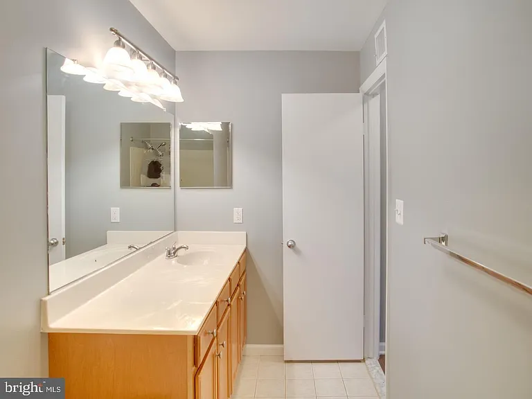 11710 Olde English Dr #G — Photo 12
