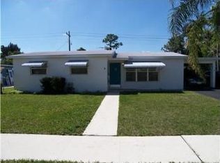 429 Cypress Ln, Palm Springs, FL 33461