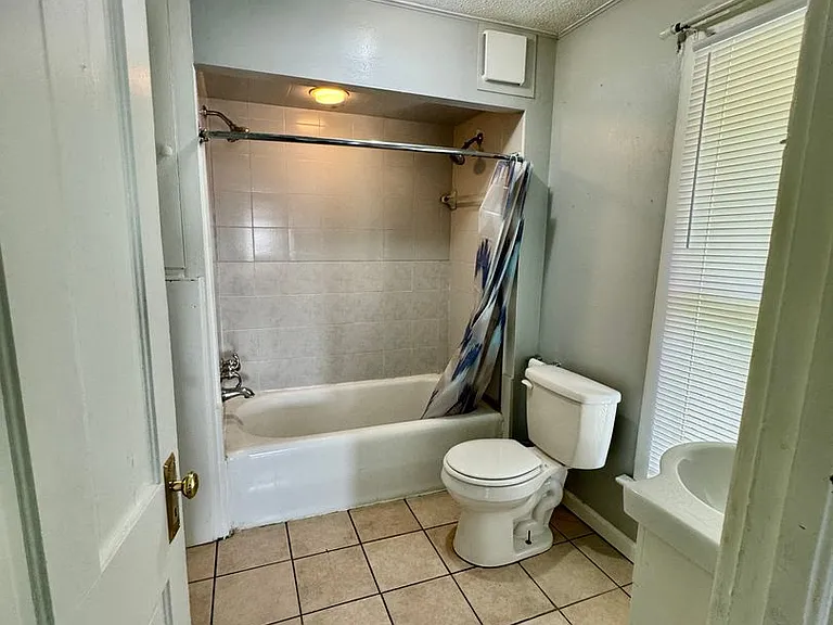 1195 Mineral Ave — Photo 16
