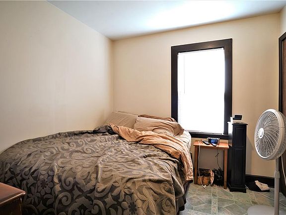 5th image of 284 Alpha Ave
