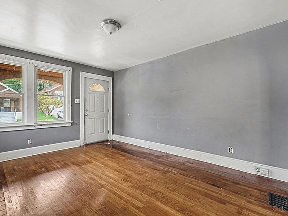 2nd image of 4112 Vinedale Ave