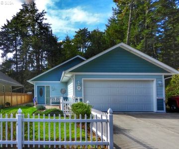 631 Rhododendron Dr, Florence, OR, 97439