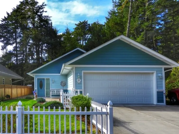 631 Rhododendron Dr, Florence, OR 97439