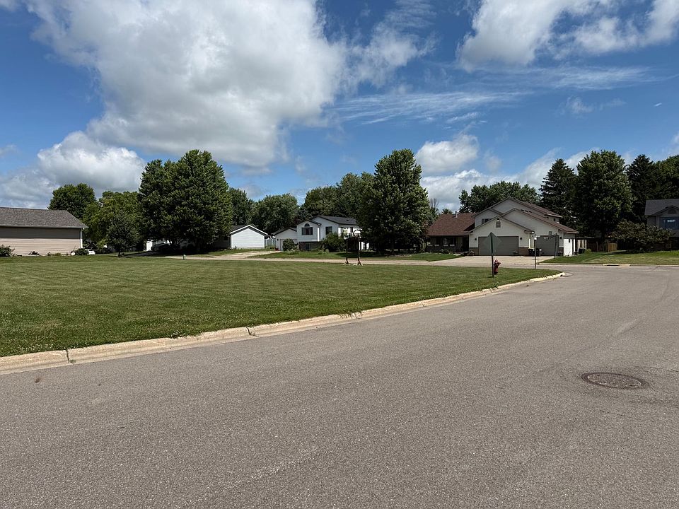 2nd image of 301 Hilton Dr